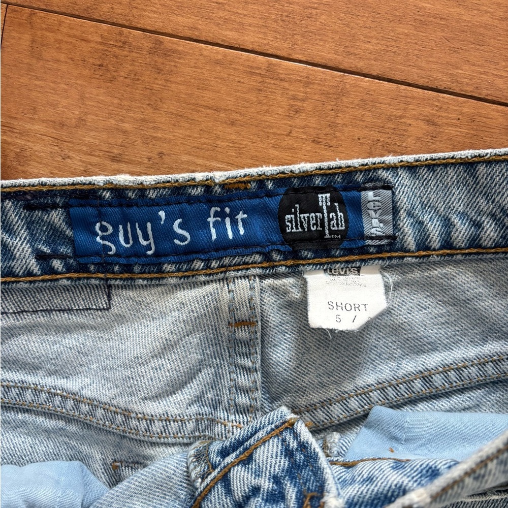 Levis size 5/6 short Guy’s Fit - Picture 4 of 6